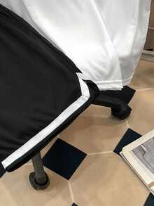 Manfinity Joysei Bộ đồ thể thao nam cỡ tiêu chuẩn gồm áo ba lỗ trắng kẻ sọc và quần short đen, bộ 2 món, thích hợp cho mùa hè, thể thao, đi học, chạy bộ, tập thể dục. - Đen và trắng - Xem 4