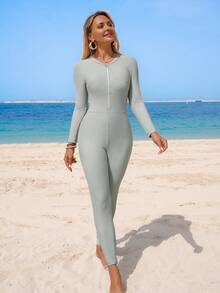 SHEIN Swim 2026夏季新款女士纯色两件套褶皱露脐上衣和比基尼泳裤，适合沙滩、音乐节、度假、海边约会、假日等场合，性感、优雅、休闲皆宜，也适合沙滩派对、泳池派对等场合。单肩比基尼，单肩泳衣，两件式泳衣，女士泳装，黑色保守比基尼套装，修身长裙，沙滩装，女士休闲长裙，假日套装，修身长裙，女士休闲连衣裙。 - 綠色 - 查看 5