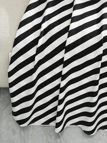 Franclia Đầm chữ A nữ thanh lịch họa tiết sọc, thắt lưng kim loại, chất liệu cao cấp, thời trang thường ngày, đa năng, thích hợp cho mùa hè. - Đen và trắng - Xem 4