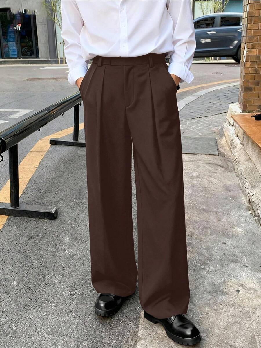 Manfinity Roghcode Quần tây nam màu trơn dáng rộng có túi và xếp ly, quần ống rộng kiểu Mỹ trẻ trung, quần ống rộng nam, quần tây nam xếp ly, quần ống rộng màu nâu, quần tây màu nâu dùng cho các buổi lễ. - Rỉ Nâu - Xem 1