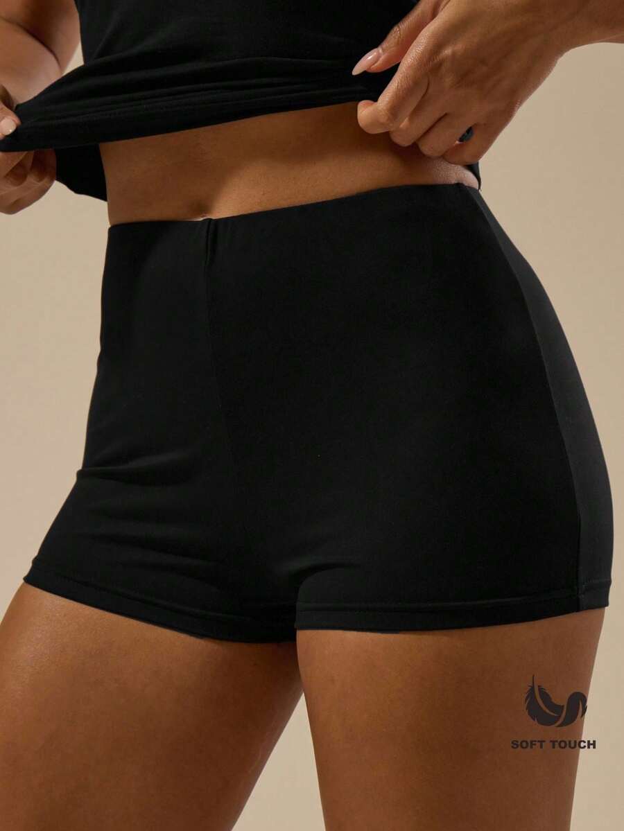 MUSERA ESSENTIALS 柔软触感修身热裤，夏季基本款可爱休闲机场裤，春夏节日必备 - 黑色 - 查看 1