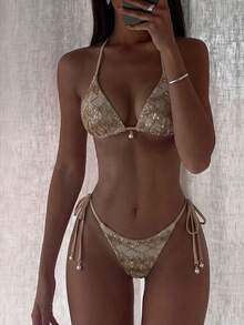 Costavie Swim Basics 两件套闪亮纹理面料珍珠装饰挂脖三角上衣和侧系带比基尼泳裤性感套装，春夏海滩度假 - 杏色 - 查看 1