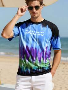 Manfinity Swimmode Camiseta de protección solar con cuello redondo y estampado gráfico para hombre, ropa casual de playa y vacaciones, ropa de crucero, camisa de surf con efecto tie-dye para hombre - Azul - Ver 3
