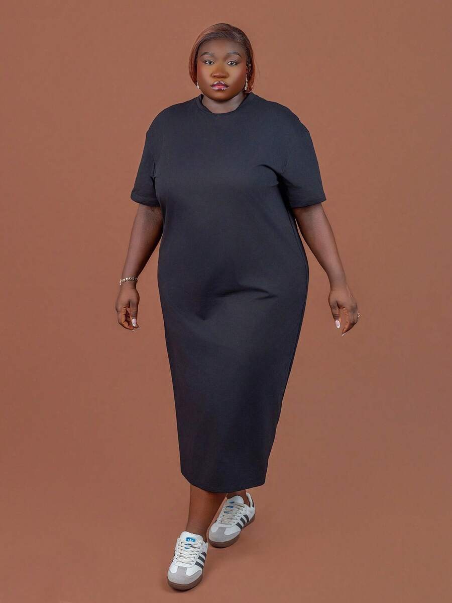 CurvyTilda 大尺碼圓領短袖T恤洋裝,黑色女款優雅夏季洋裝 - 黑色 - 查看 1