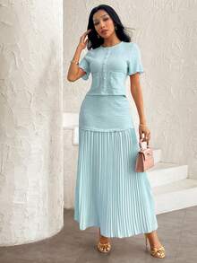 Modelyn Bộ đồ 2 món dành cho nữ: áo khoác ngắn tay màu hồng có họa tiết và chân váy xếp ly. - Màu xanh nhạt - Xem 6