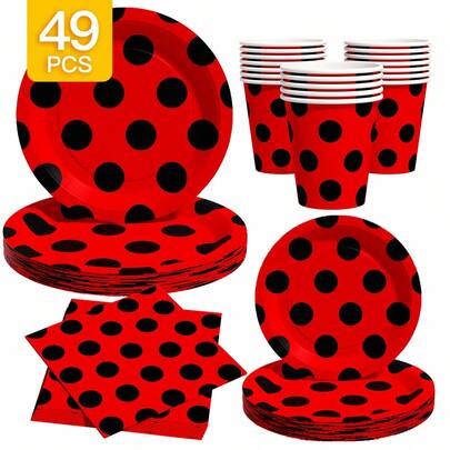 Bộ đĩa, khăn ăn và cốc dùng một lần màu đỏ chấm bi đen, phục vụ 8 người. Bộ đồ dùng tiệc dùng một lần này (bao gồm đĩa, khăn ăn và cốc) rất phù hợp cho các bữa tiệc sinh nhật, đám cưới và dã ngoại gia đình.
