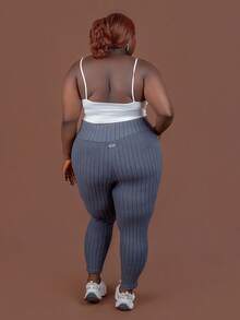 CurvyTilda 3件組女款大尺碼簡約純色細肩帶背心上衣，適合夏季返校休閒穿搭 - 彩色 - 查看 2