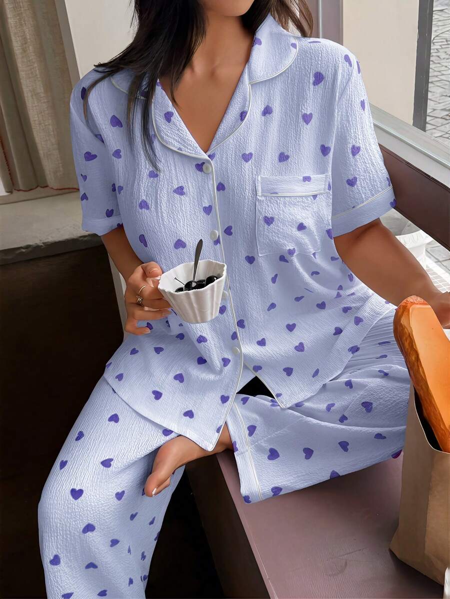 SHEIN Napfluff CURVE Bộ đồ ngủ tay ngắn màu đỏ rượu vang nhăn nhúm in hình trái tim và trắng, có cổ cài nút. - Màu xanh lam - Xem 1