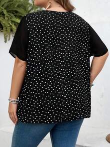 SHEIN CURVE+ قميص كاجوال بأكمام قصيرة وياقة مستديرة للنساء ذوات الأحجام الكبيرة مطبوع بنقاط بوهيمي لموسم الربيع، مناسب لحفلات الموسيقى والعطلات الساحلية، المقاس الأمريكي 22 - الأسود - مشاهدة 3