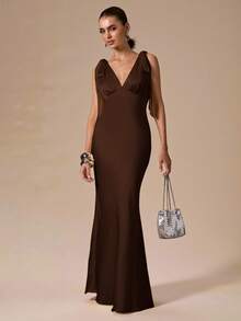 xheSHEIN  Vestido de unicolor minimalista y sexy de cuello en V profundo, espalda descubierta y lazo, color amarillo crema, adecuado para fiestas, cócteles, ocasiones formales, dama de honor, cumpleaños, Navidad, casual de negociosxhe - Café integral - Ver 4