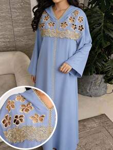 Al Najma 女士花卉刺绣镂空蝙蝠袖连帽阿拉伯传统长袍 - 藍色 - 查看 3