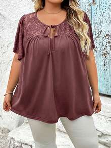 SHEIN CURVE+ 大码女式花卉蕾丝拼接前系带荷叶袖T恤毕业礼服/女士毕业礼服/白色毕业礼服/毕业套装/大码T恤夏季/乡村/海滩度假套装/海滩套装/沙滩装 - 棕色 - 查看 7