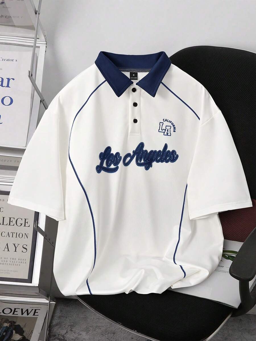 Manfinity Hypemode 男士白色與藍色 Polo 衫,夏季休閒字母印花短袖鈕扣細節 Polo 衫,洛杉磯圖案,畢業返校上衣 - 彩色 - 查看 1