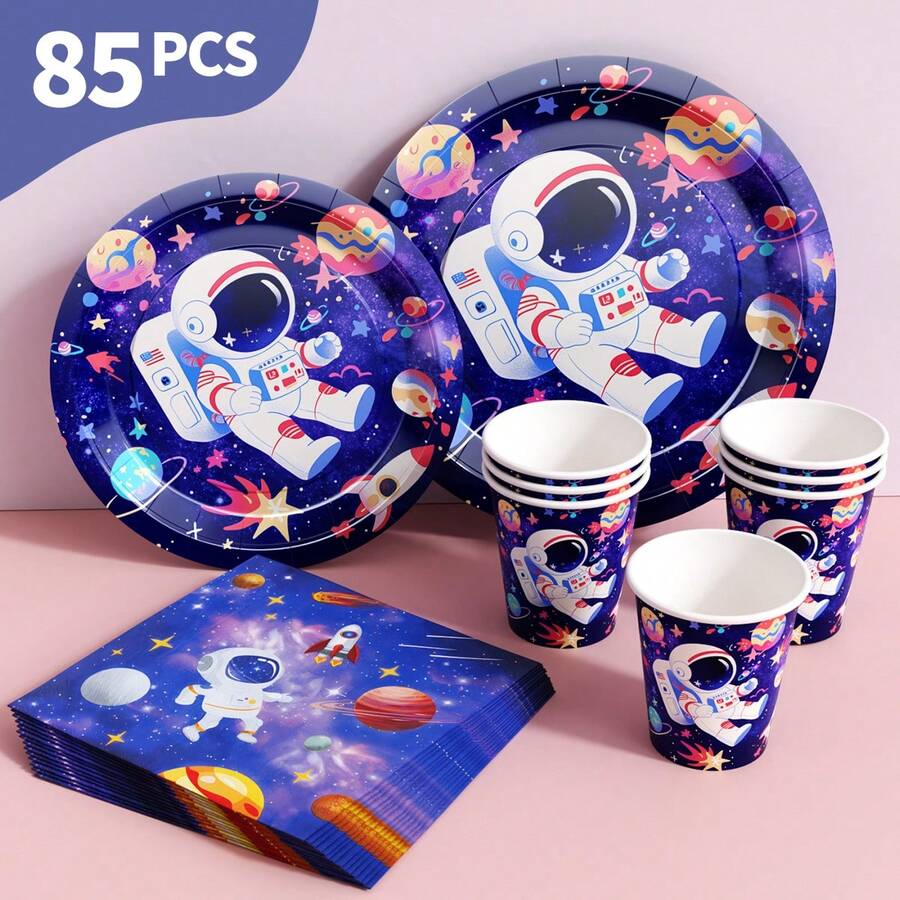Bộ đĩa, khăn ăn và cốc dùng một lần họa tiết phi hành gia bầu trời sao, phục vụ 20 người. Bộ đồ dùng tiệc dùng một lần này (bao gồm đĩa, khăn ăn và cốc) rất phù hợp cho các bữa tiệc sinh nhật, đám cưới và dã ngoại gia đình. - Xem 1