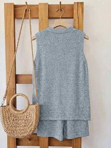 GlowEve Bộ 2 món gồm áo vest cổ chữ V cài cúc phía trước và quần short, kiểu dáng thường ngày, chất liệu vải dệt kim. - Màu xanh nhạt - Xem 2