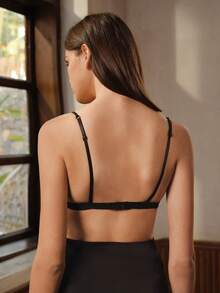 女士黑色法式深V三角杯轻薄文胸，配有可调节肩带 - 黑色 - 查看 2