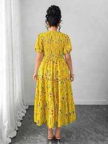Elenzga Gaun A-Line Berlapis dengan Lengan Pendek Motif Bunga dan Pinggang Elastis untuk Wanita Ukuran Plus, Gaya Resor Elegan, Cocok untuk Musim Semi dan Musim Panas - Kuning - View 2