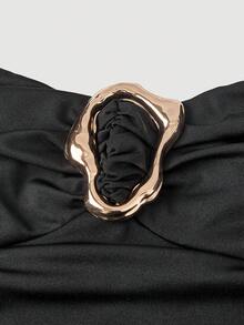 SHEIN MOD Vestido mini con cuello halter fruncido y decoración metálica de unicolor para mujer - Negro - Ver 6
