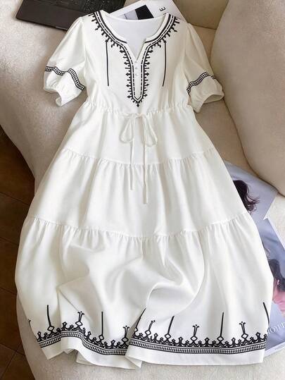 GlowEve CURVE Vestido casual de vacaciones de línea A con estampado retro geométrico, cuello en V, manga corta y cordón en la cintura para mujer de talla grande