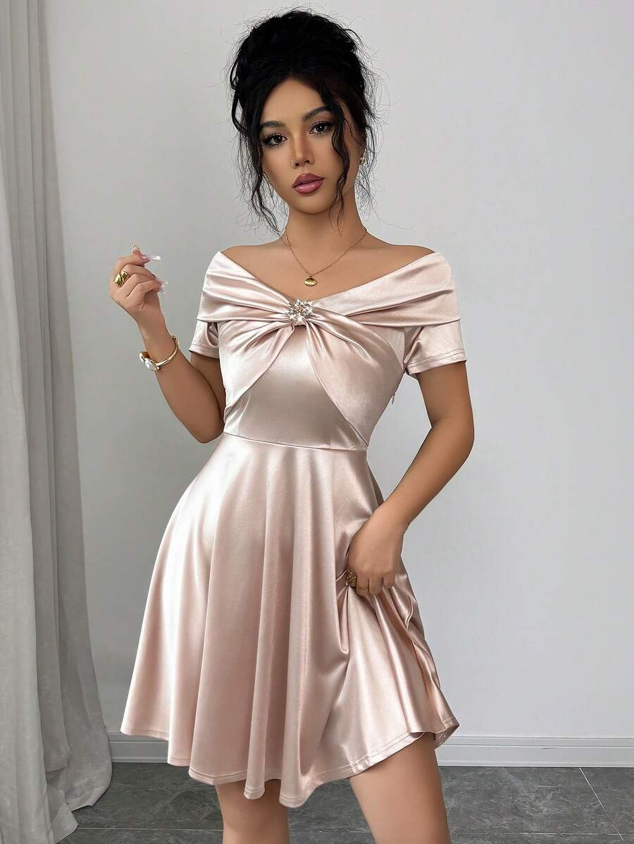 Modelyn Đầm ngắn dáng chữ A hở vai, thắt eo, mùa hè