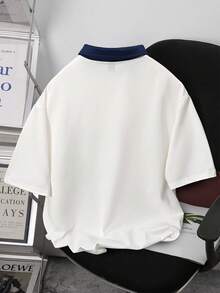 Manfinity Hypemode 男士白色與藍色 Polo 衫，夏季休閒字母印花短袖鈕扣細節 Polo 衫，洛杉磯圖案，畢業返校上衣 - 彩色 - 查看 2