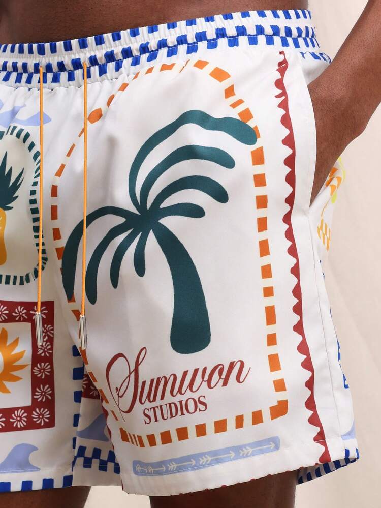 Herren Badeshorts mit geradem Saum und Vintage Reisestempel Muster, Sommer Strandshorts mit Seitentaschen, tropische Urlaubsbekleidung