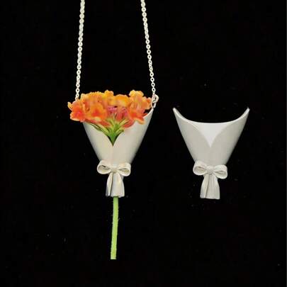 Joivida Blumen-Anhänger Halskette, kreative Bouquet Schlüsselbein-Kette, Mehrzweck Schleife Anhänger Halskette, einfache Allround Schlüsselbein-Kette, frischer Blumen-Stil Halskette, einfach und elegant, modisch und vielseitig, ein stilvoller Accessoire im frischen und einfachen Stil, lässiges Pendler-Accessoire, Paar-Modeaccessoire, geeignet für den täglichen Gebrauch, Dates, Partys, Arbeit, Schule und Alltagsoutfits, leicht zu kombinieren mit T-Shirts, Sweatshirts, Kleidern, Hemden und anderen Kleidungsstücken. Modisches Geschenk 2026.