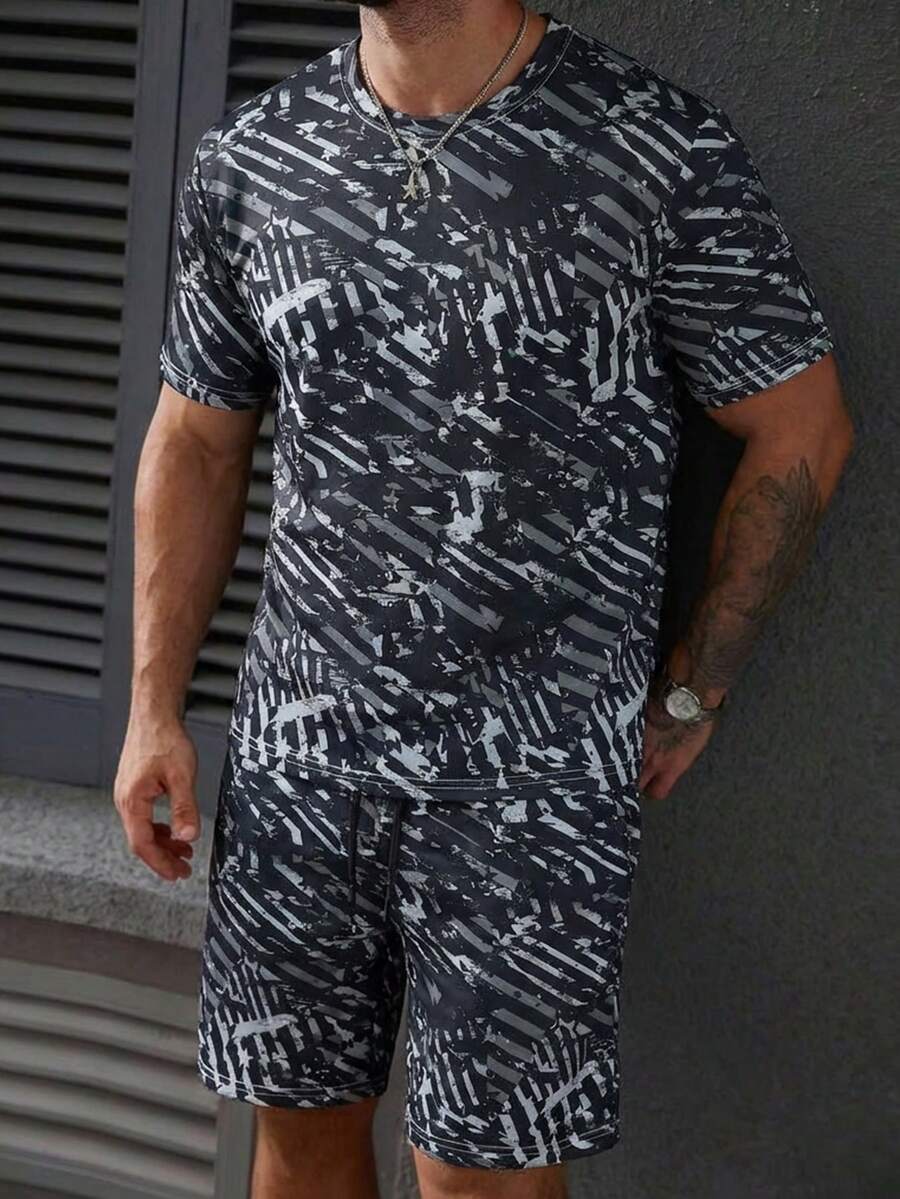 Manfinity Homme Men's All-Over Print Round Neck Short Sleeve T-Shirt And Shorts Casual Set - Multicolor - View 1