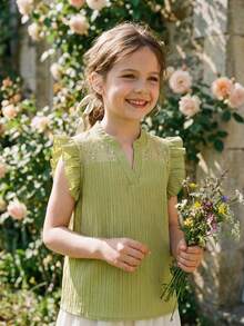 SHEIN 女童纯色立领荷叶边印花短泡泡袖T恤衫。适合日常外出、居家休闲。这款绿色乡村风上衣，尽显女孩温柔甜美可爱气质。 - 綠色 - 查看 7