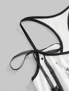 ROMWE Kawaii Top ajustado de mujer con estampado de gato negro y lazo de encaje - Blanco - Ver 4