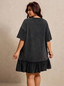 Elaquor Vestido casual con cuello redondo, manga corta y volante en el bajo para mujer de talla grande - Negro - Ver 2