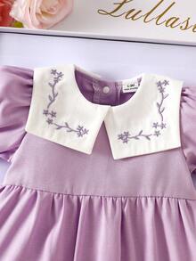 SHEIN 新生女嬰紫色夏季洋裝可愛甜美公主風婚禮賓客禮服刺繡彼得潘領短花瓣袖蕾絲飾邊裙 - 紫色 - 查看 7