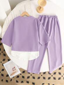 SHEIN Serisse Kids 少女紫色春夏针织圆领宽松拼接撞色英文印花布标七分袖宽松阔腿裤休闲简约学院风T恤套装，2件套 - 紫色 - 查看 2