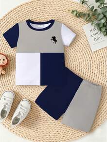 SHEIN Playful Pals 两件套男婴时尚简约骑士标志撞色圆领短袖T恤搭配同色撞色短裤，适合夏季外出穿着 - 彩色 - 查看 3