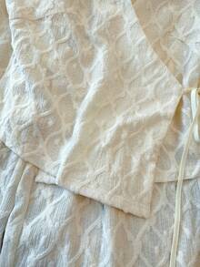 GlowEve CURVE Bộ đồ hè cỡ lớn 2 món, chất liệu vải dệt họa tiết, màu trơn, không tay, buộc dây. - trắng - Xem 4