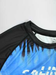 Manfinity Swimmode Camiseta de protección solar con cuello redondo y estampado gráfico para hombre, ropa casual de playa y vacaciones, ropa de crucero, camisa de surf con efecto tie-dye para hombre - Azul - Ver 6