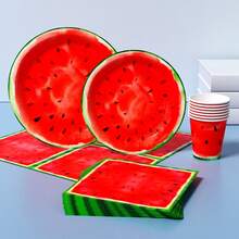 西瓜图案一次性餐盘、餐巾纸和杯子套装，可供8位客人使用。这款一次性派对用品套装（包括餐盘、餐巾纸和杯子）非常适合生日派对、婚礼和家庭野餐。 - 查看 3