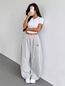 SHEIN PETITE 女士秋冬街头风返校学院风休闲保暖舒适法式灰弹力腰带弧形裤脚阔腿运动裤舒适裤灰色运动裤 - 灰色 - 查看 4