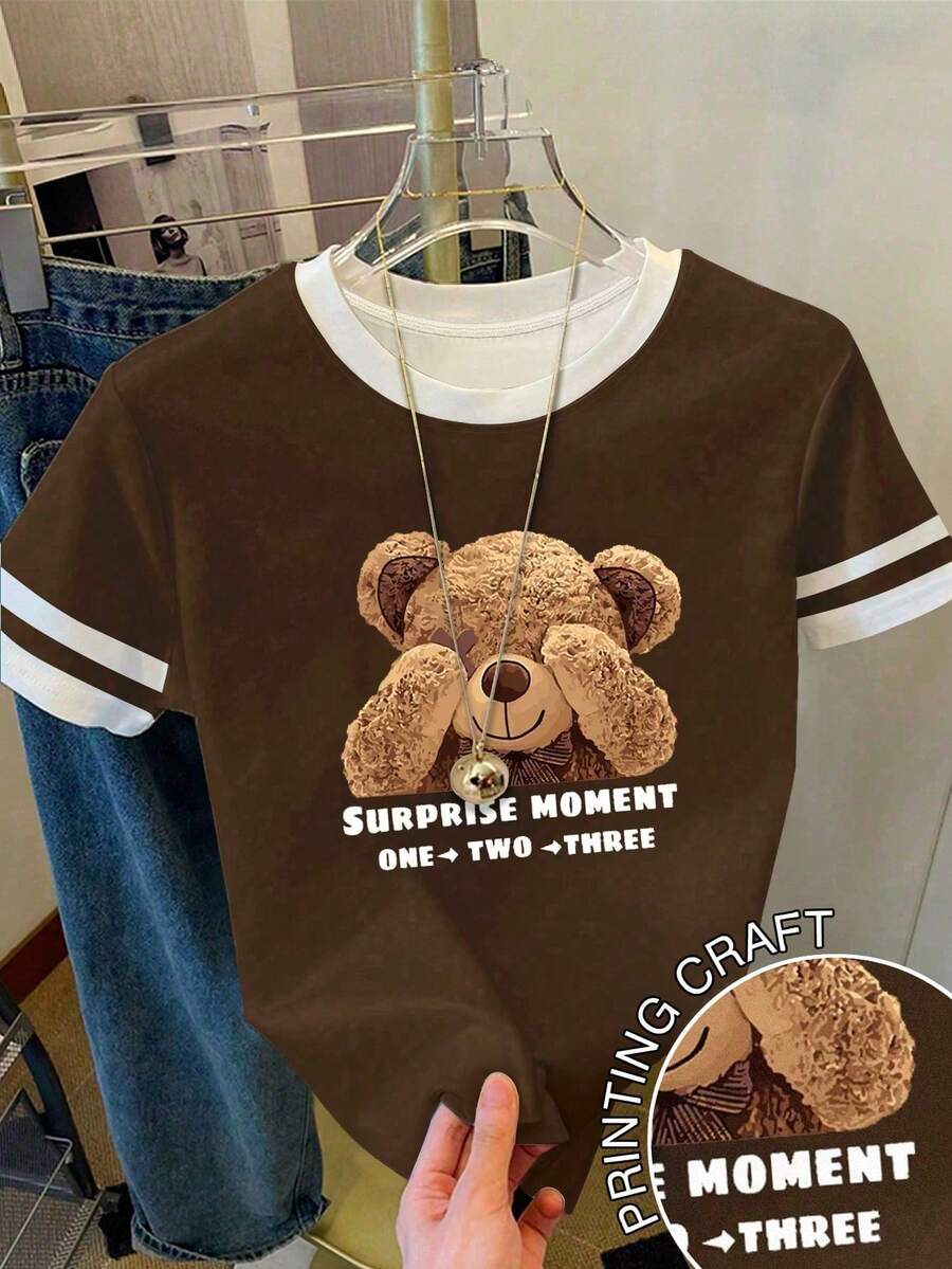 女士及少女短袖T恤，白色条纹印花搭配棕色小熊英文图案，休闲百搭，适合春、夏、秋季穿着，修身版型，经典条纹设计，白棕配色，适合女孩及女性。 - 彩色 - 查看 1