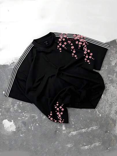 Manfinity EMRG Men's Summer Spring Casual Black White Pink Cherry Blossom Sakura Floral Branch Shoulder Stripe Line Graphic Print T-Shirt Vintage Streetwear Japanese Oriental Art Sports Athletic Varsity Going Out Holiday Vacation Festival Crew Neck Short Sleeve Oversized Loose Fit Breathable Tee Top,Men's Casual Cherry Blossom Print Striped Patchwork Short Sleeve T-Shirt, Summer