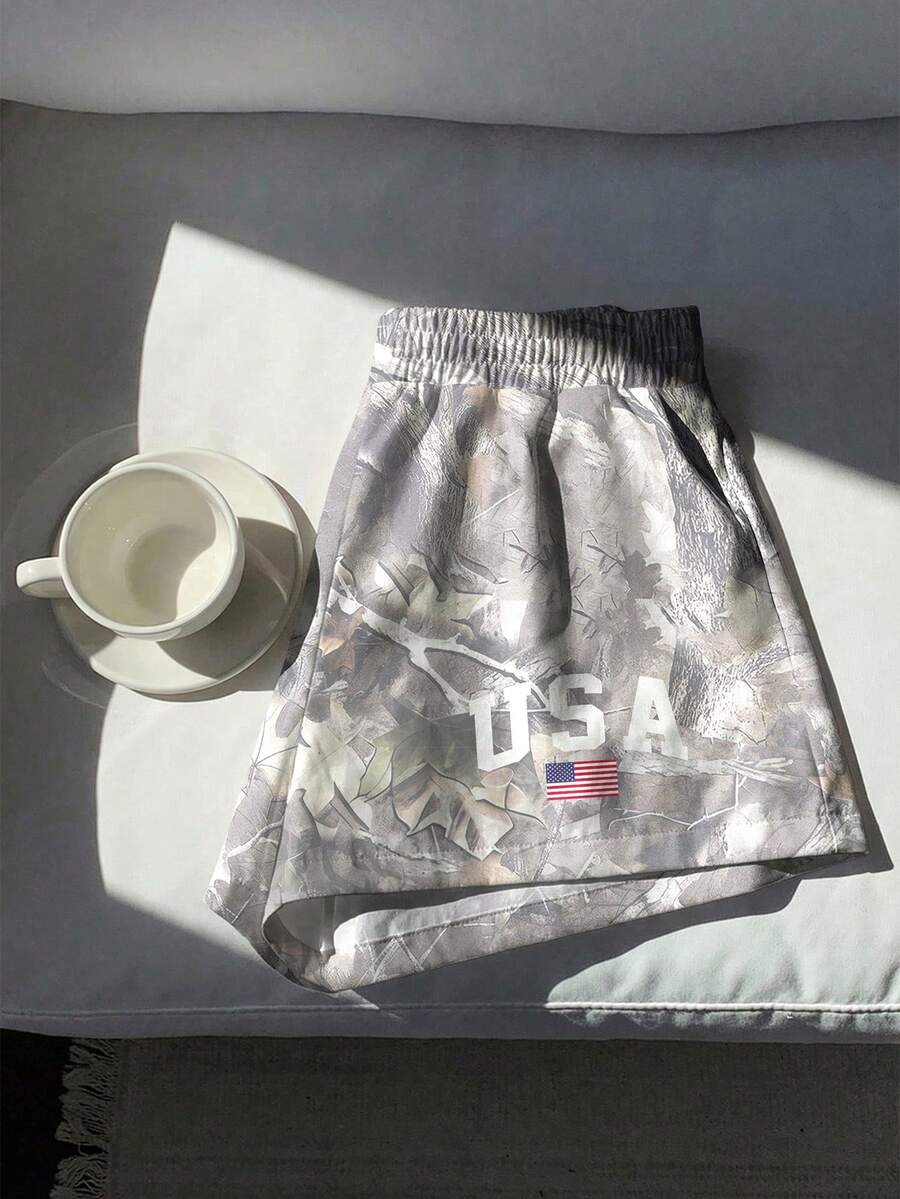 Comfortcana 女士休闲简约迷彩及光秃树枝美国国旗印花中腰宽松短裤，适合夏季外出穿着，女士短裤，夏季女士迷彩短裤，美国迷彩短裤，美国短裤 - 彩色 - 查看 1