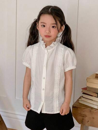 DAZY Camisa casual de manga curta e corte pétala para menina.