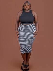 CurvyTilda Plus Striped Print Pencil Skirt - Black and White - View 3