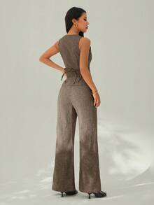 SHEIN PETITE 棕色复古千鸟格套装，女士千鸟格单排扣马甲和长裤休闲通勤两件套，马甲长裤套装，棕色长裤套装，正式长裤套装，千鸟格长裤套装，无袖上衣和长裤，千鸟格套装，阔腿裤套装，女士马甲套装，修身套装，简约职业装，秋季办公室时尚。冬季粗花呢两件套，无袖两件套，棕色粗花呢套装，女士粗花呢套装，褶裥粗花呢套装，女士休闲两件套。 - 棕色 - 查看 10