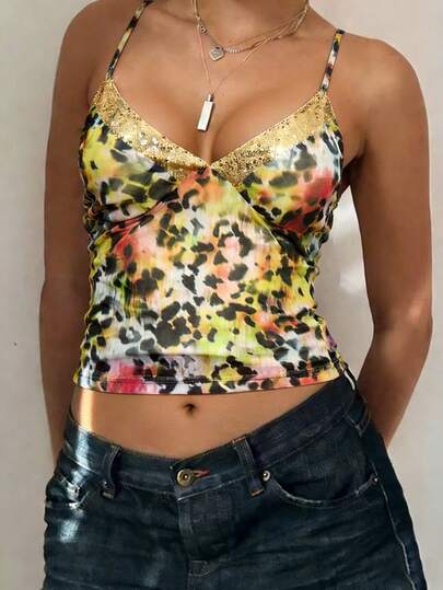 Zyxie 女士V领亮片短款数码印花上衣，适合度假和日常穿着