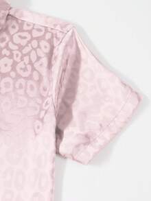 Manfinity Homme Men's Casual Leopard Jacquard Short Sleeve Shirt, Summer - Baby Pink - View 4