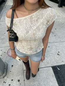 Serisse Áo thun nữ màu trơn thanh lịch cổ lệch ren, mùa hè, áo trắng ren hoa đính sequin kiểu Pháp sang trọng, trang trí hoa 3D đính đá, thích hợp cho hẹn hò/kỳ nghỉ lãng mạn, áo mùa hè, áo dự tiệc, kỳ nghỉ biển, áo đi chơi, sinh nhật, ngày lễ, áo ren trắng. - Màu be - Xem 12