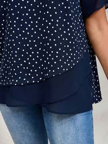 EMERY ROSE Áo sơ mi mùa hè cỡ lớn, kiểu dáng thường ngày, họa tiết chấm bi, phối nhiều mảnh. - Màu xanh hải quân - Xem 3