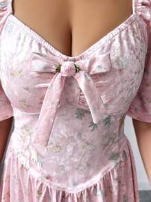 Elenzga 女士优雅时尚通勤休闲舒适迷人复古简约高端浪漫假日宫廷网纱刺绣拼接可拆卸花朵方领泡泡袖收腰A字碎花连衣裙（随机印花） - 粉色 - 查看 10