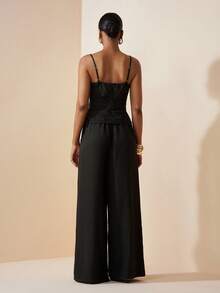 Zivah 春夏新款音乐节、复活节、圣帕特里克节、情人节、约会、西部风、游牧风、生日派对、毕业典礼、学院风、学生装、日常穿着、基础搭配、休闲装、度假、邮轮旅行、海滩、日光浴、爆款、街头风、婚礼宾客、通勤族、早午餐、机场、派对、假日郊游、办公装、黑色蕾丝边褶皱吊带上衣和长裤、带口袋的黑色亚麻西装 - 黑色 - 查看 3